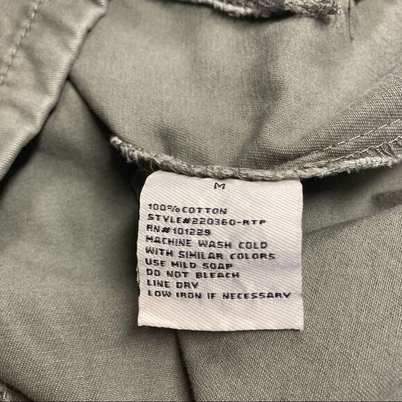 ASHLEY OUTERWEAR Women’s Army Green Vest Size Medium Zipper Closure - Picture 5 of 9